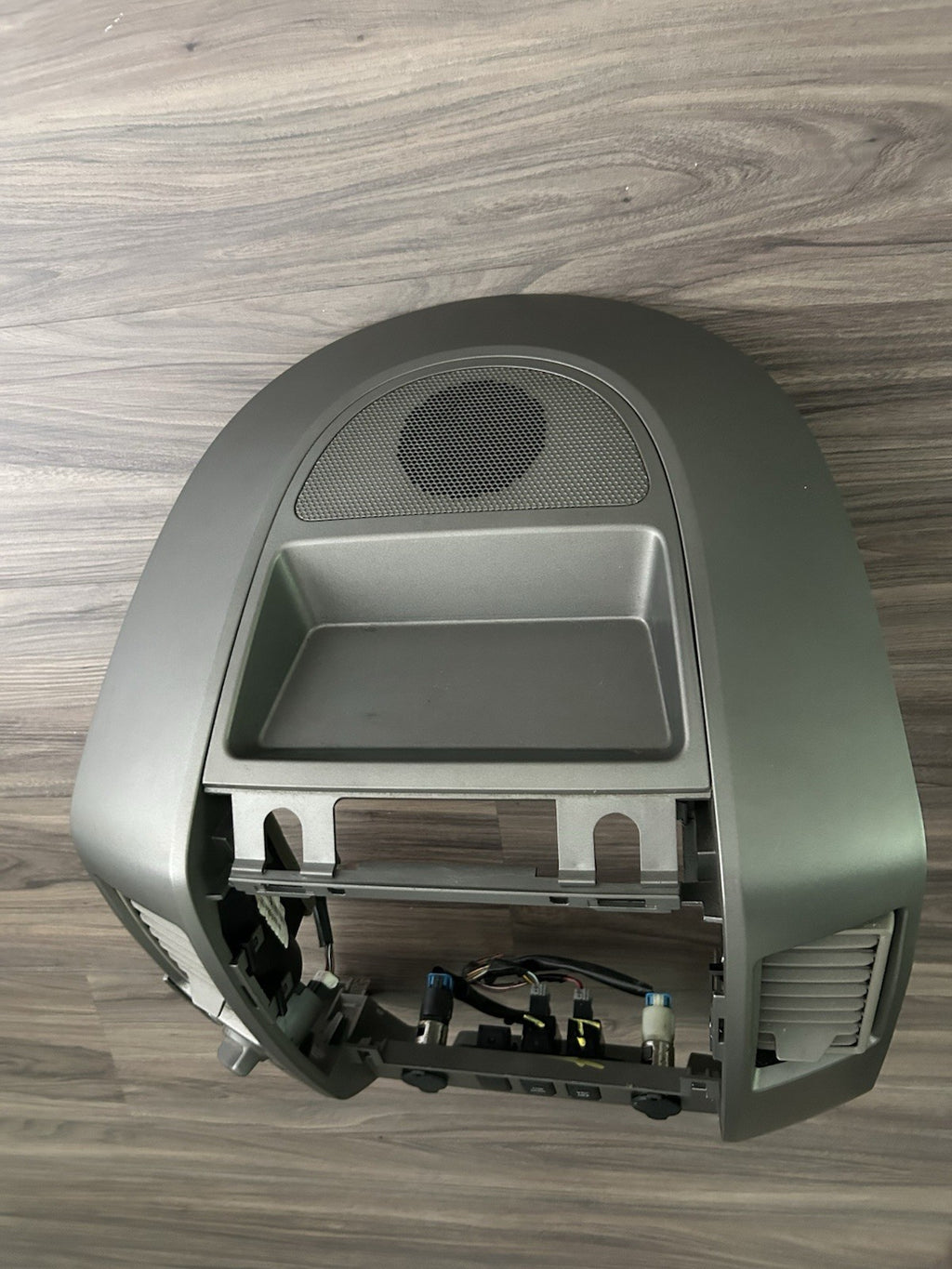 04-07 Nissan Titan Armada Center Dash Radio AC Climate Surround Bezel Trim Taupe