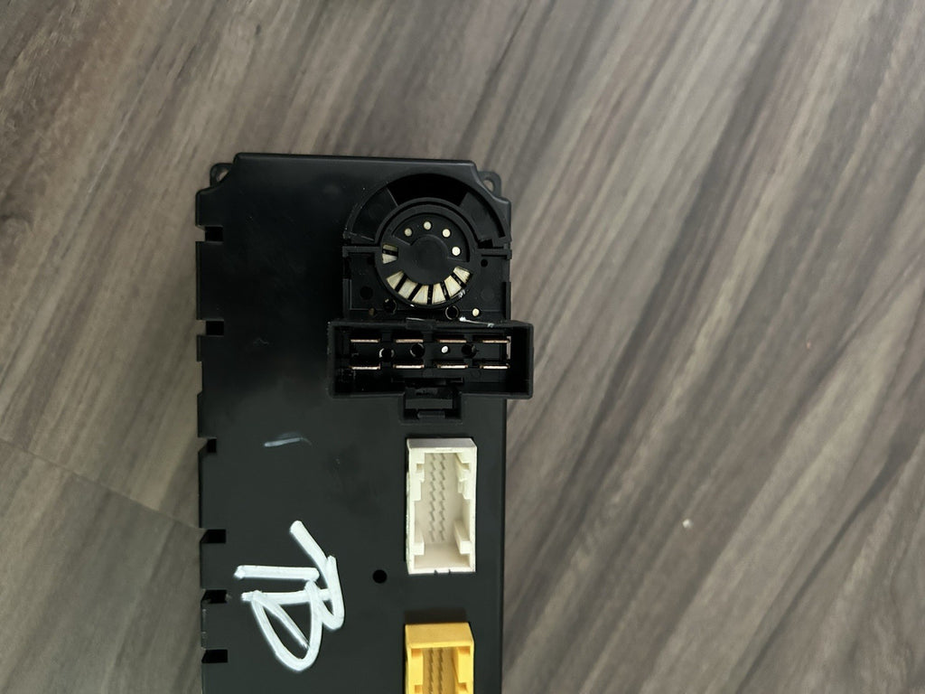 04 05 06 Nissan Quest Temperature Climate Control A/C Heat 2004-2006 27500zf010