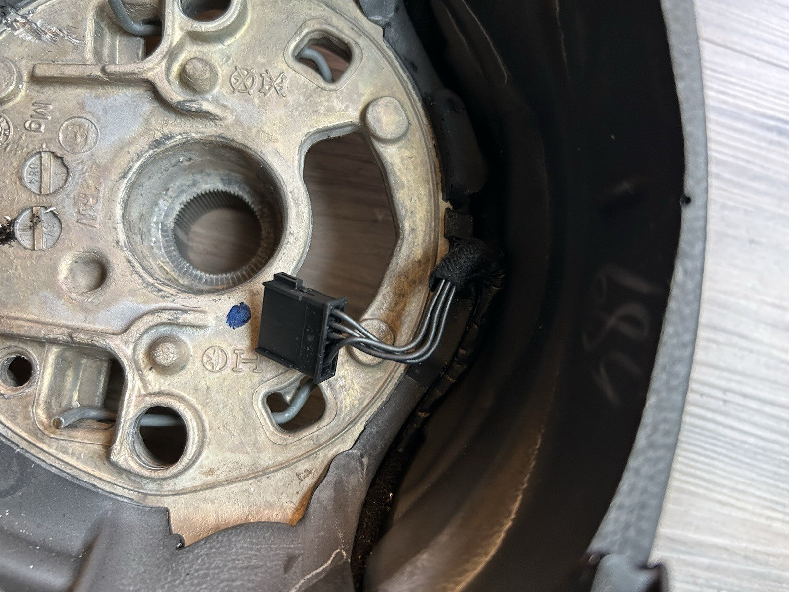 BMW E90 E91 E92 E93 Heated Steering Wheel Retrofit Partial Kit OEM