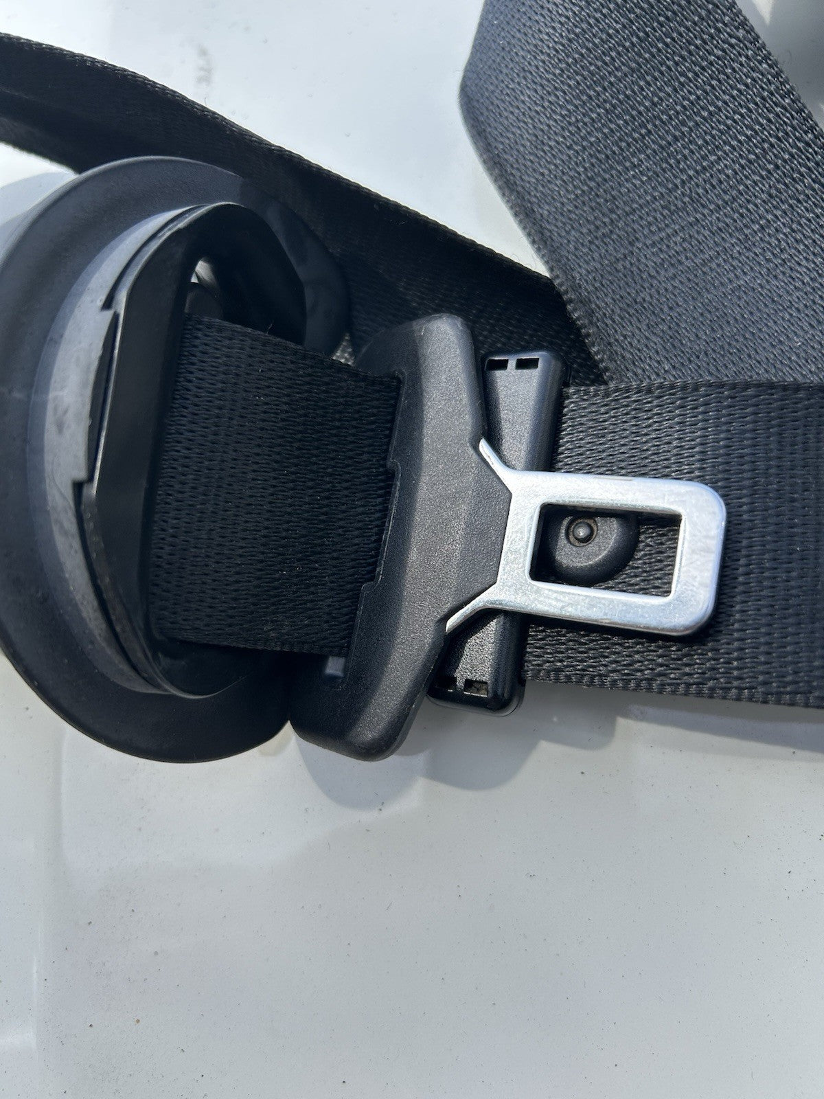 OEM BMW F15 F16 F85 X5 X6 Front Left Driver Seat Belt Seatbelt Retractor Black