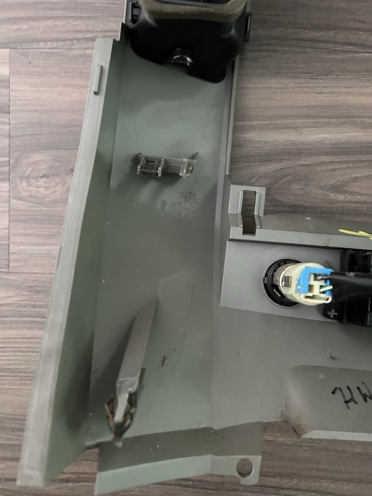 04-07 Nissan Titan Armada Center Dash Radio AC Climate Surround Bezel Trim Taupe