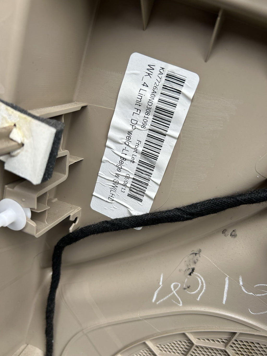 14-22 Grand Cherokee Tan Lt Frost Front Driver Side Left Door Panel 1148412