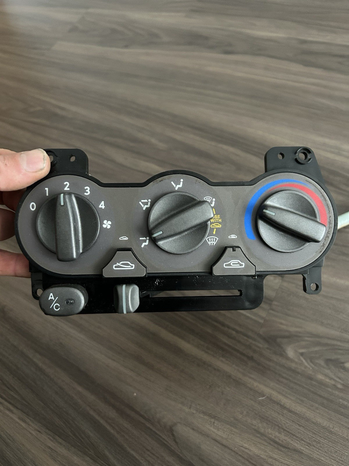 2000-2004 HYUNDAI ACCENT TEMPERATURE CLIMATE CONTROL Heater A/c Control OEM