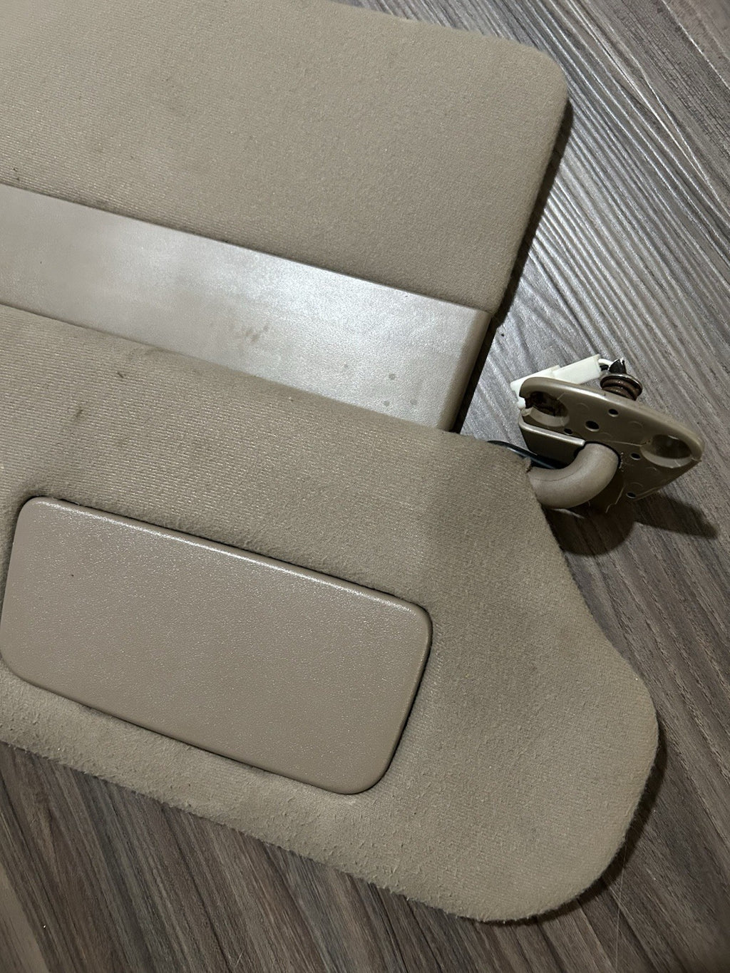 2000-2006 Toyota Tundra Sequoia DRIVER PASSENGER Left Right Sun Visor  OEM TAN