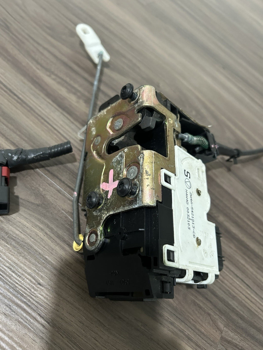 Left Driver Side Front Power Door Lock Latch Actuator for 03-06 Lincoln LS