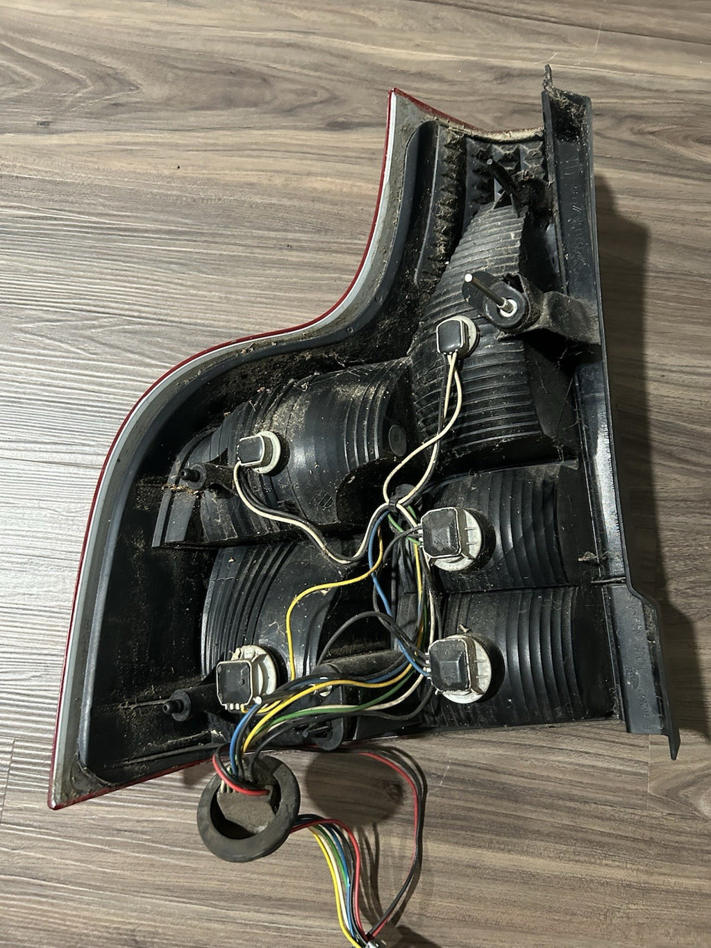 2007-2014 Volvo XC90 PASSENGER TAILLIGHT TAIL LIGHT LAMP RIGHT OEM XC 90 BULB