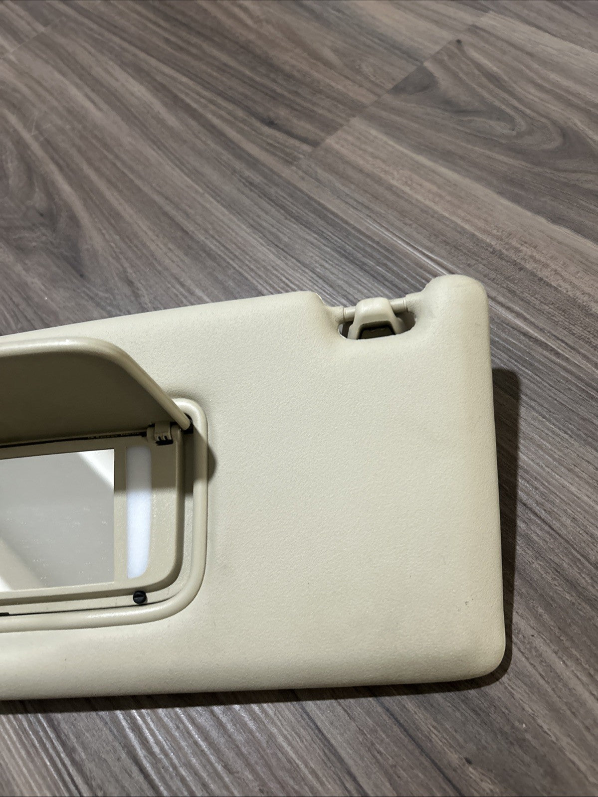 2010-2017 Volvo XC60 Left Driver Sunvisor with Homelink garage door opener beige