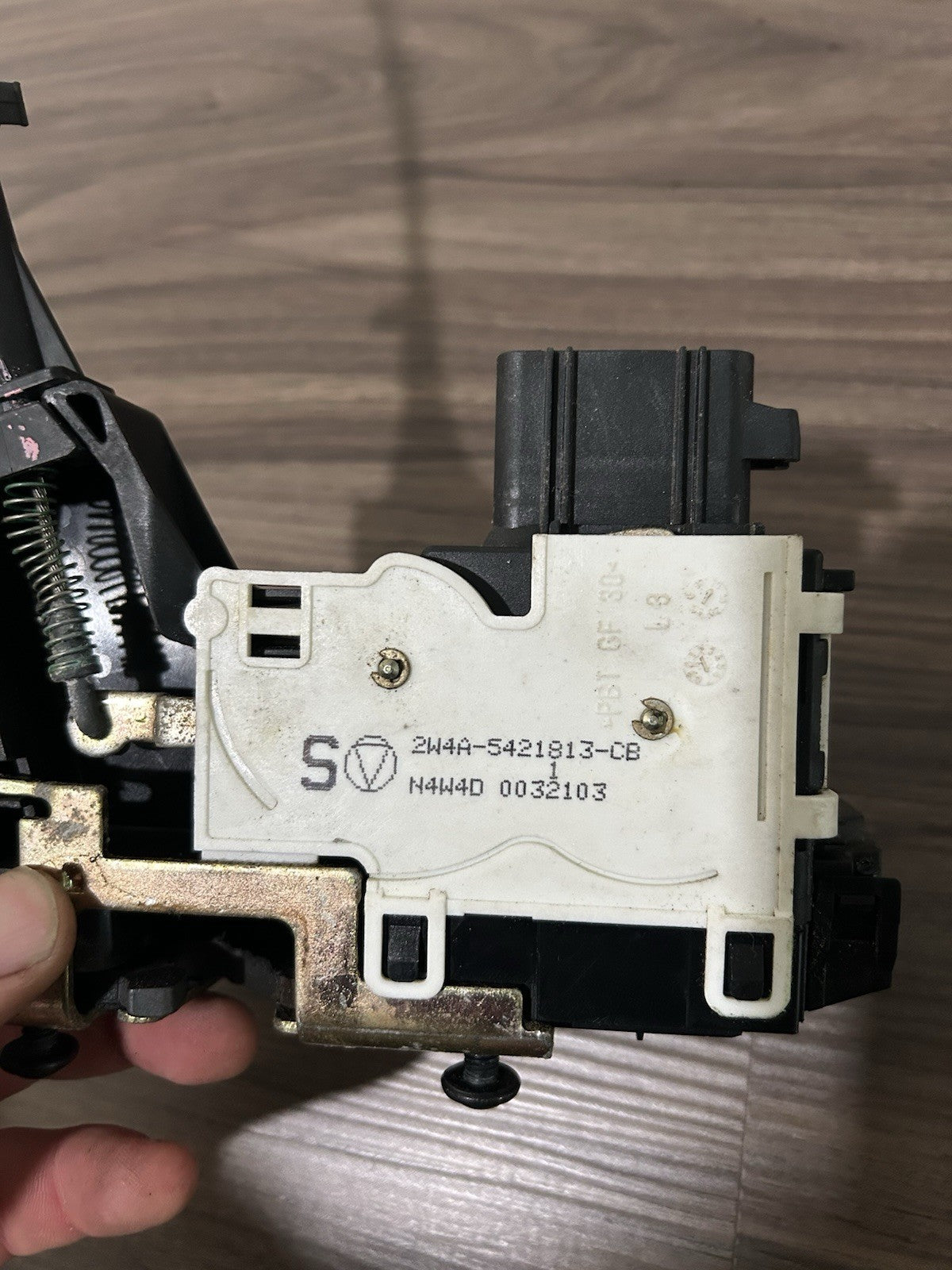 Left Driver Side Front Power Door Lock Latch Actuator for 03-06 Lincoln LS