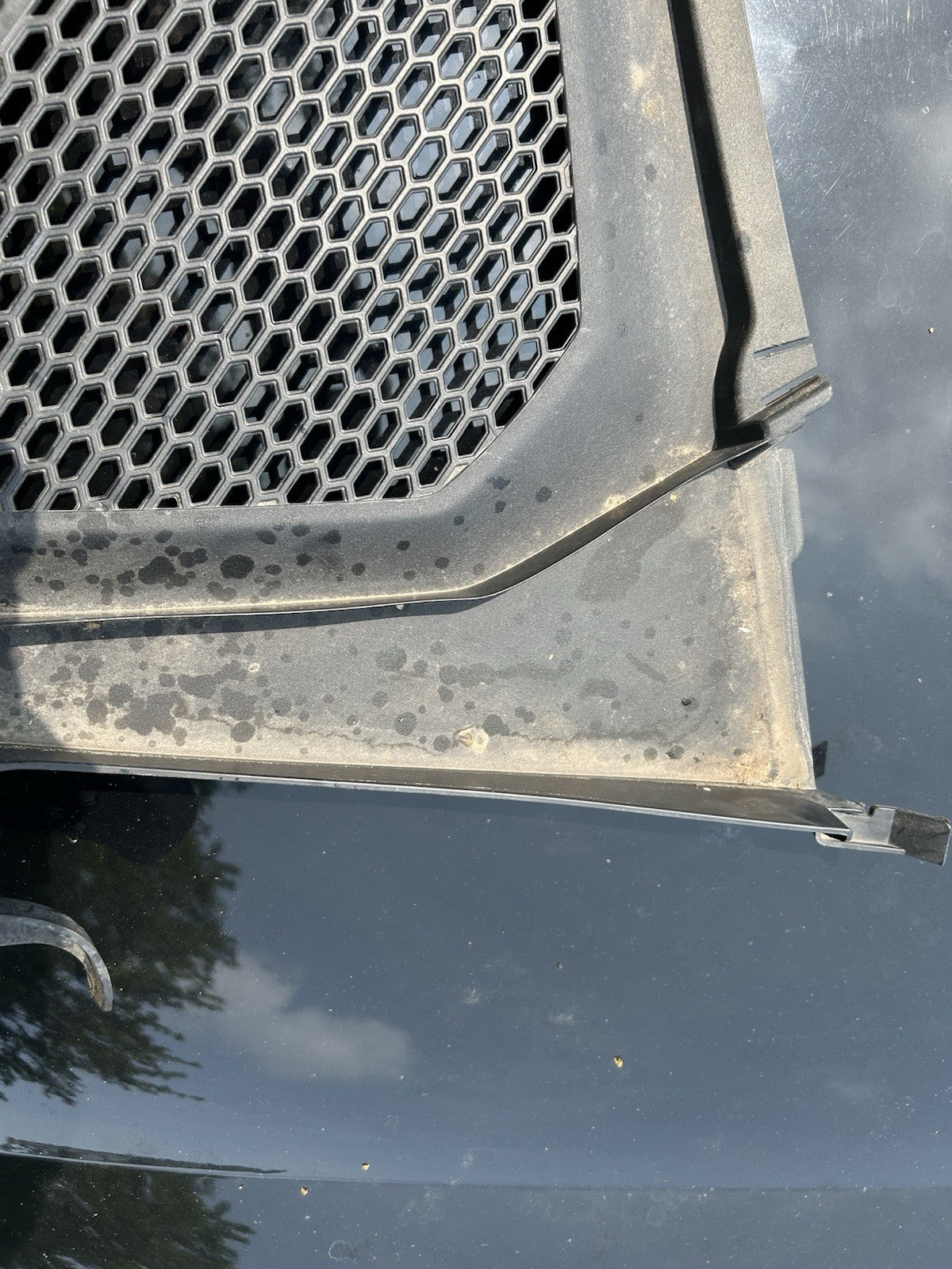 2014-2018 BMW X5 35IX F15 - Left Slotted Firewall / COWL Cover 9245593