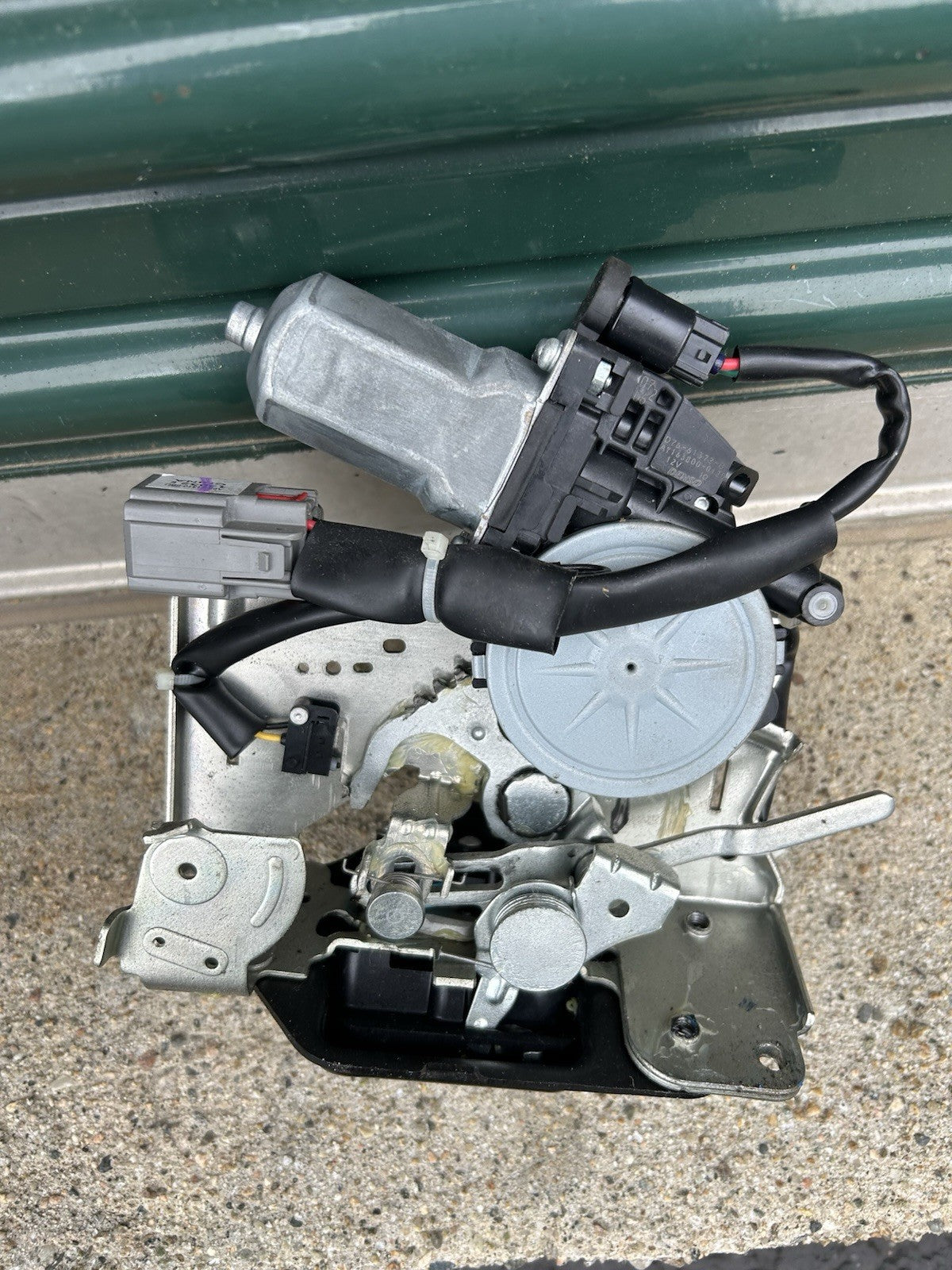 2011- 2021 JEEP GRAND CHEROKEE REAR POWER LIFTGATE LATCH LOCK ACTUATOR MOTOR OEM