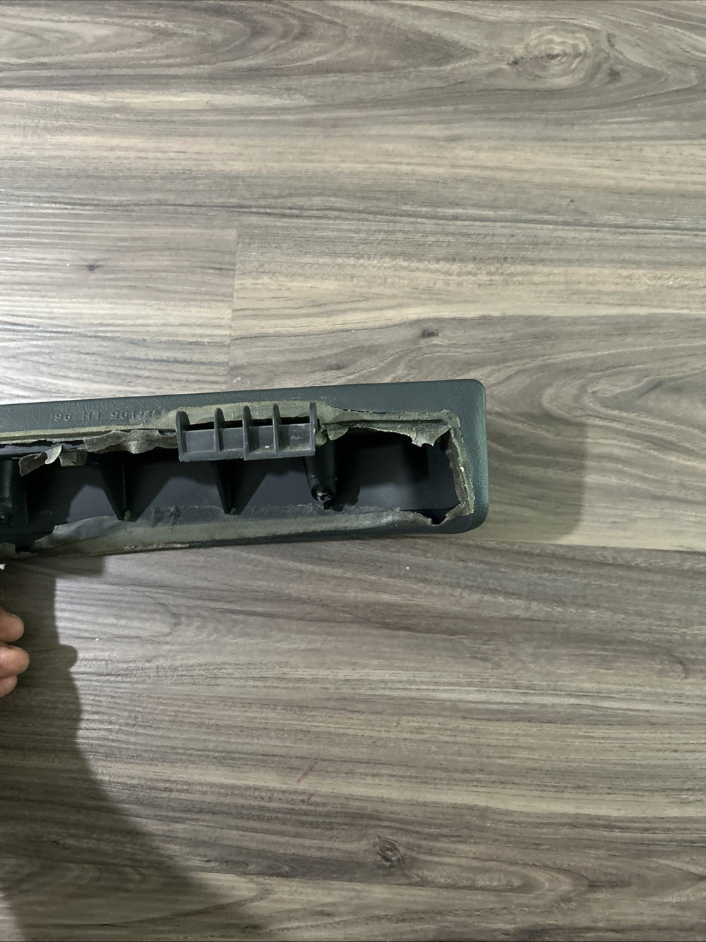 TAHOE SILVERADO ESCALADE YUKON SIERRA DRIVER LH DOOR ARMREST 1999-2002 *GRAPHITE