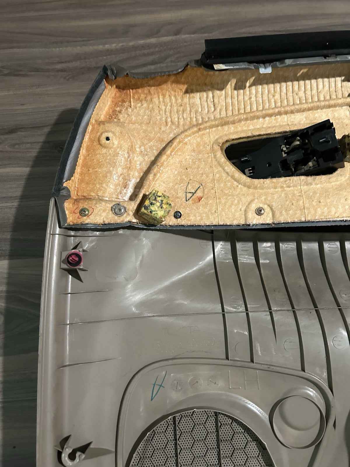 2001 2002 2003 2004 Toyota Sequoia Left Driver  Front Door Panel Trim Tan OEM