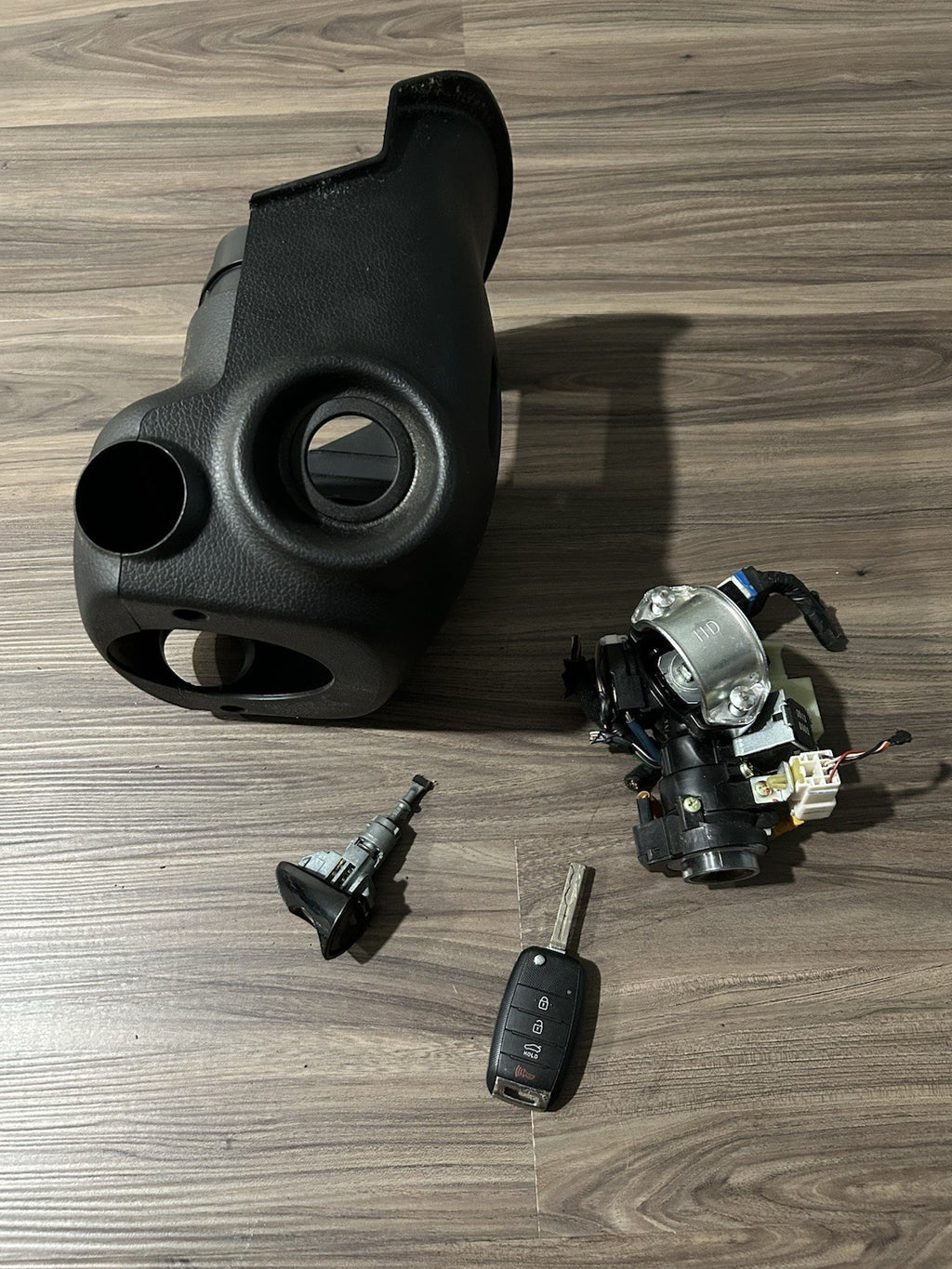 2011-2015 Kia Optima Ignition Switch Cylinder Tumbler W/ Key & Shroud OEM