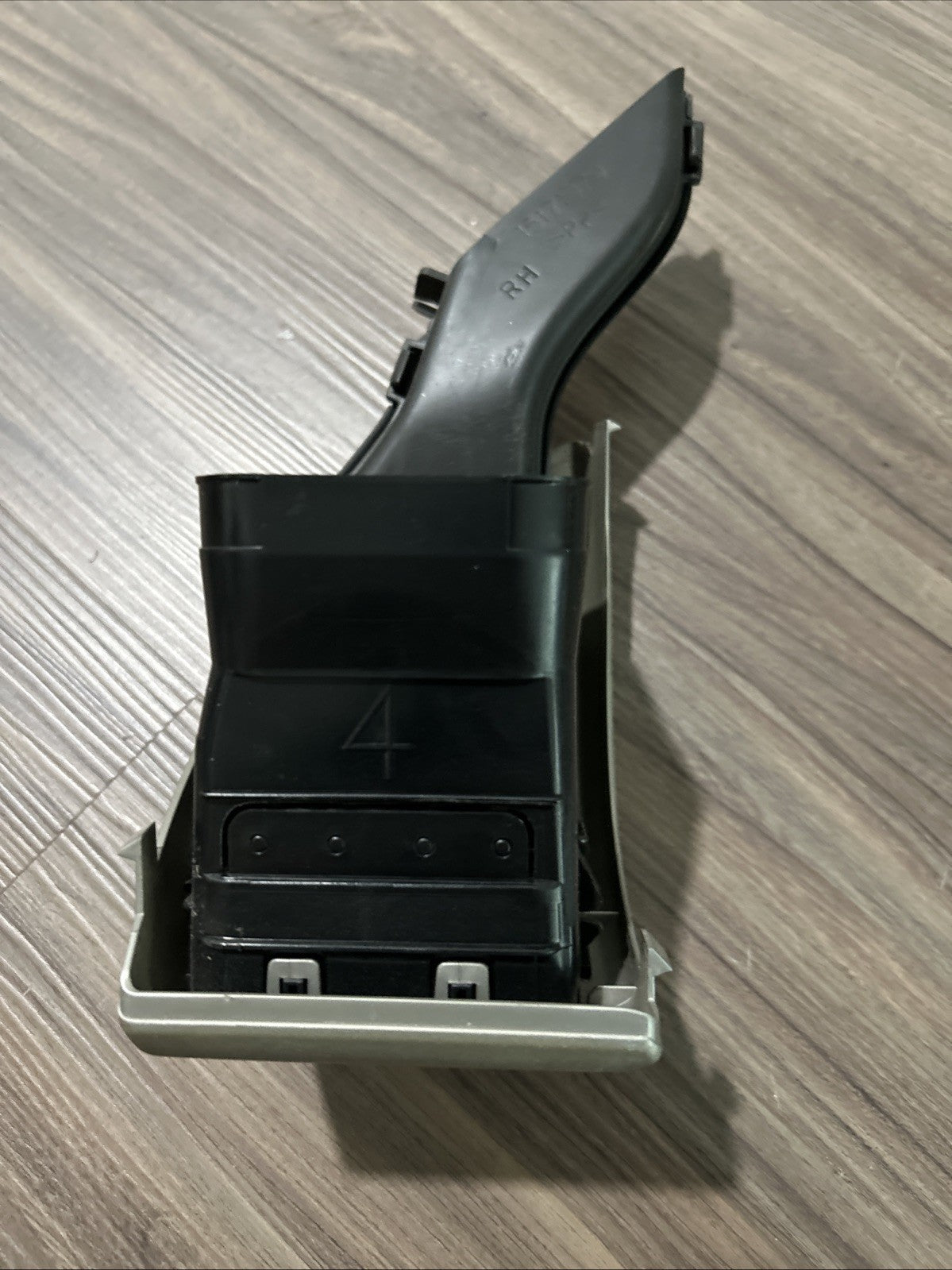 🔥2004-2012 Chevy Colorado GMC Canyon Dash Outer Air Vent RIGHT HAND silver