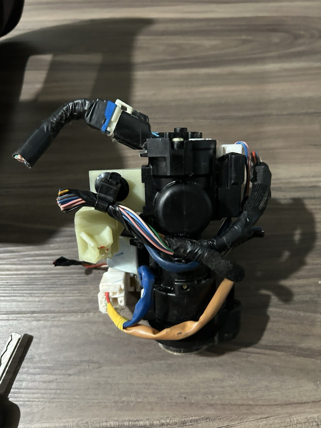 2011-2015 Kia Optima Ignition Switch Cylinder Tumbler W/ Key & Shroud OEM