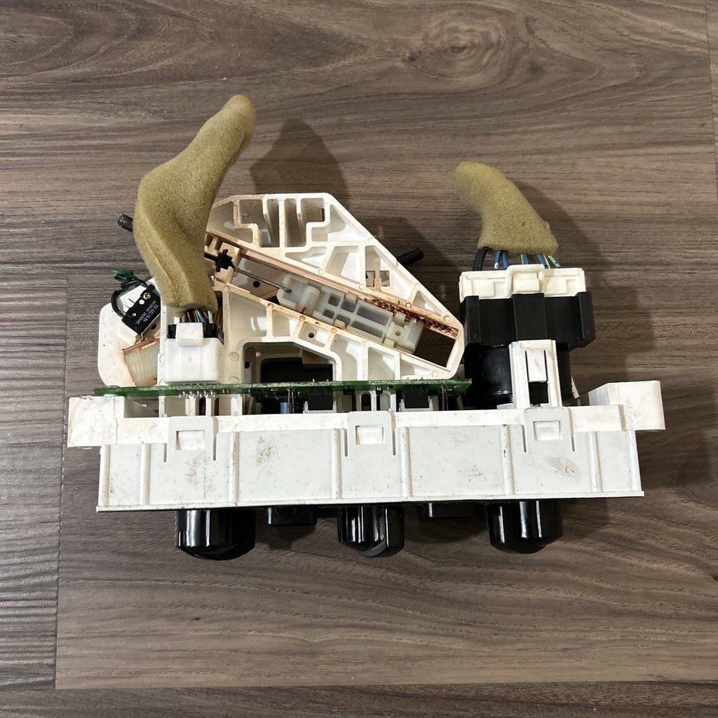 2001-04 Nissan Xterra Frontier Climate Heater AC Control Panel OEM 173-011-1160