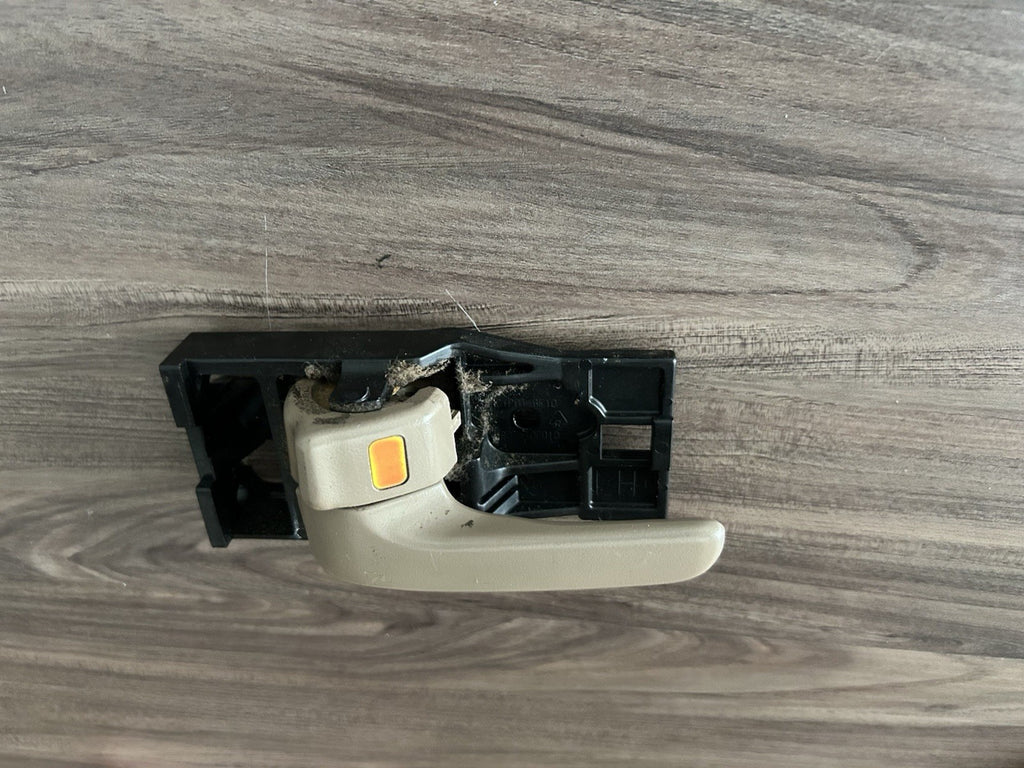 2000-2007 Toyota Tundra Interior Door Handle Front Left Driver 69274-ac010