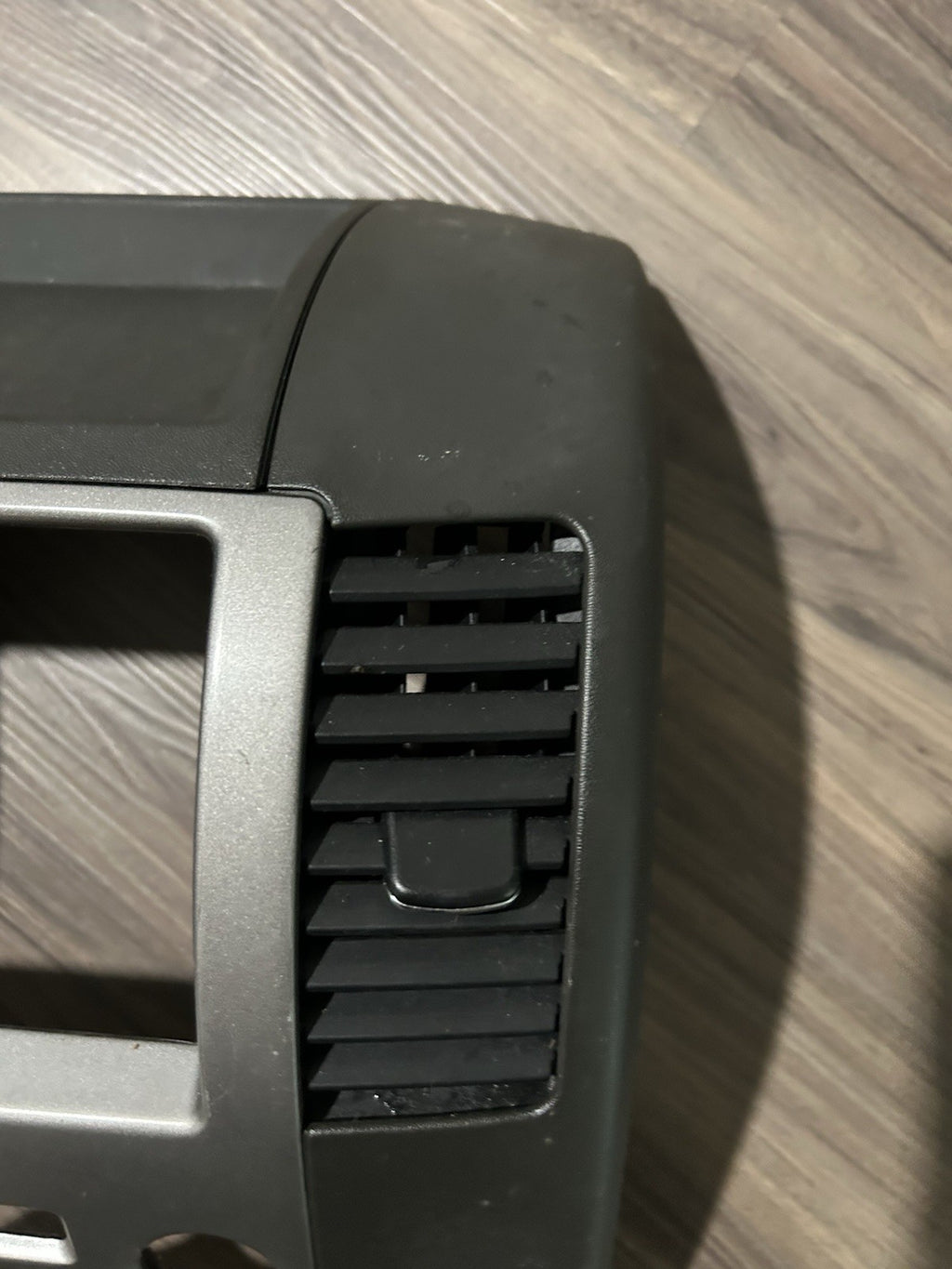 05 06 07 Nissan Pathfinder Radio Navigation Climate Control Console Bezel Trim