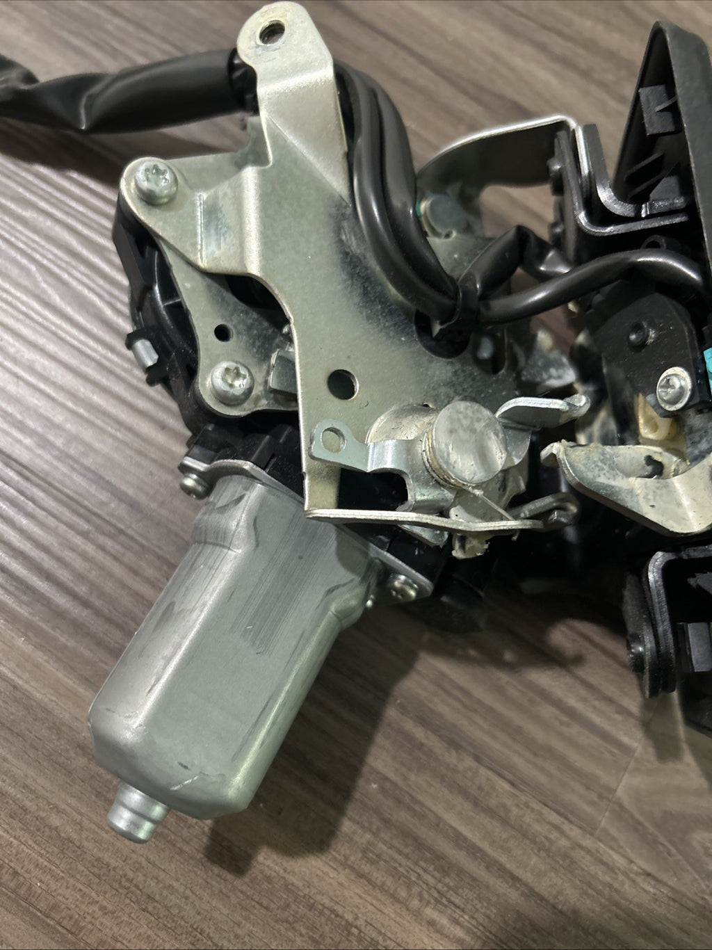 Lexus RX350 RX450H 2010-2015 Lift Gate Lock Latch Actuator 69350-0E031 Oem used