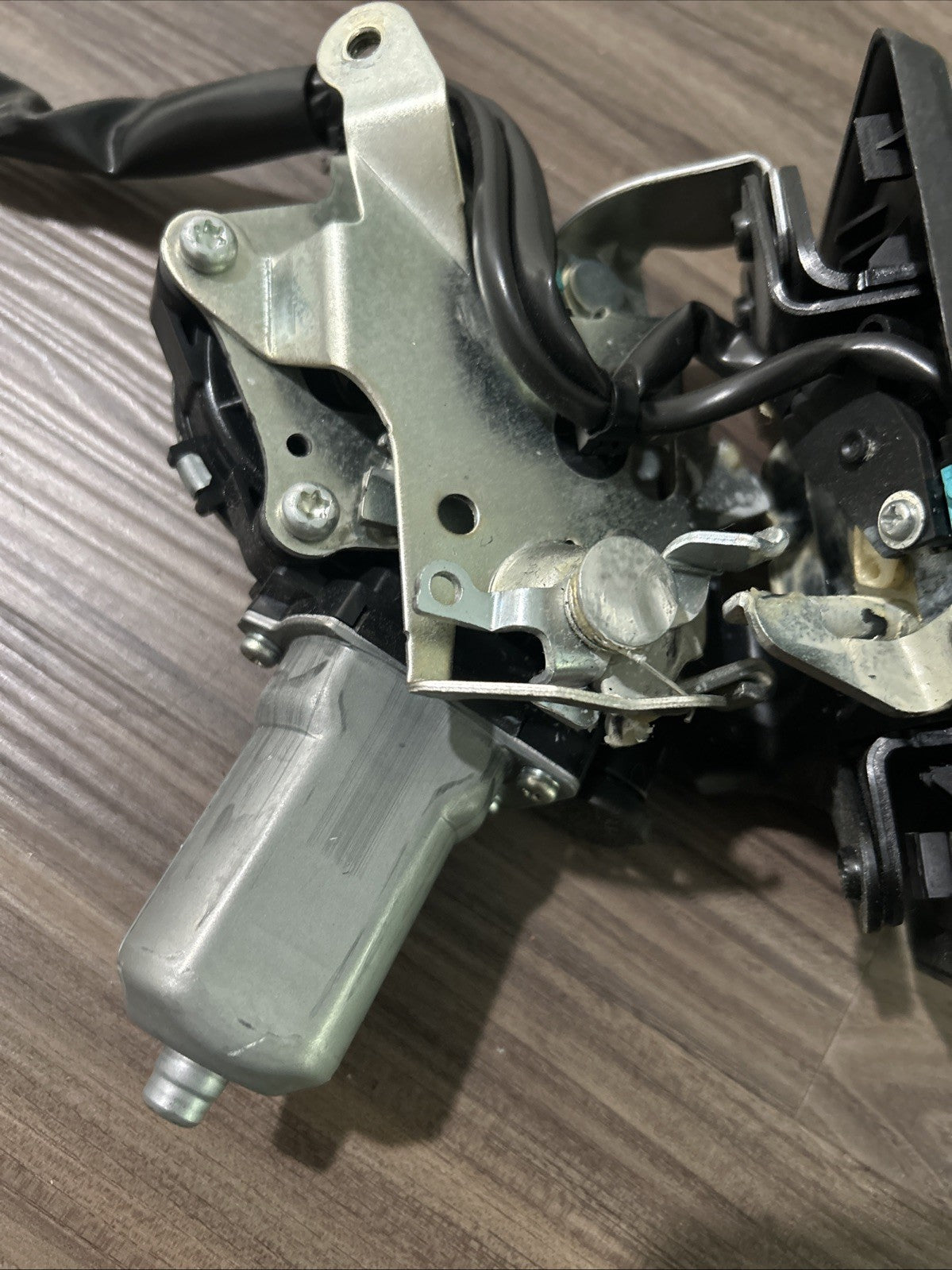 Lexus RX350 RX450H 2010-2015 Lift Gate Lock Latch Actuator 69350-0E031 Oem used