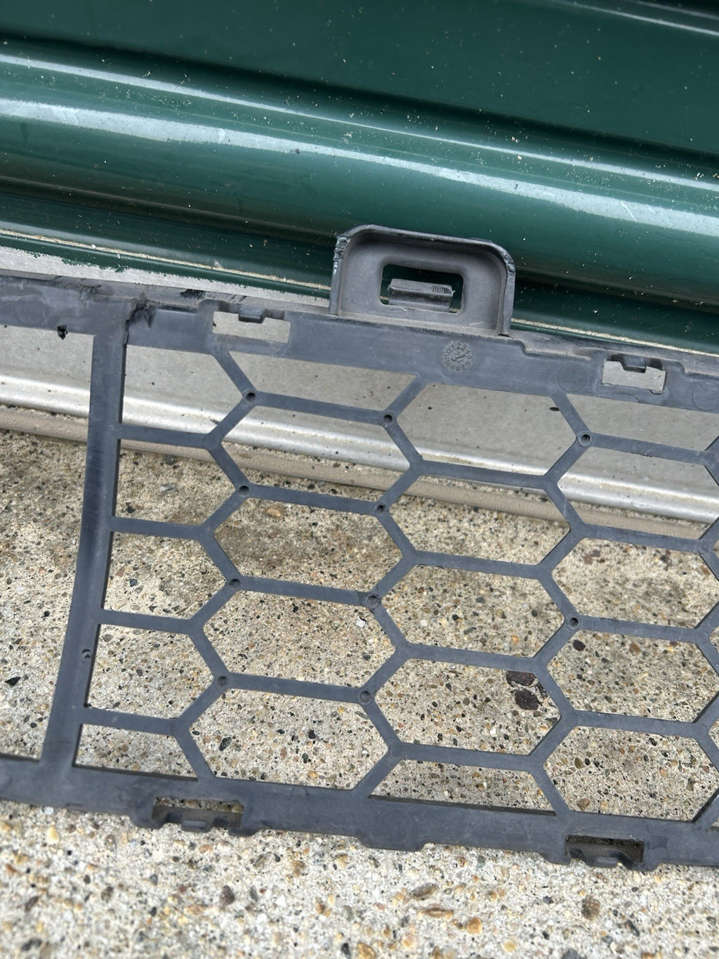 14-18 BMW X5 F15 FRONT BUMPER LOWER CENTER M-AERO GRILLE w/o ADAPTIVE CRUISE