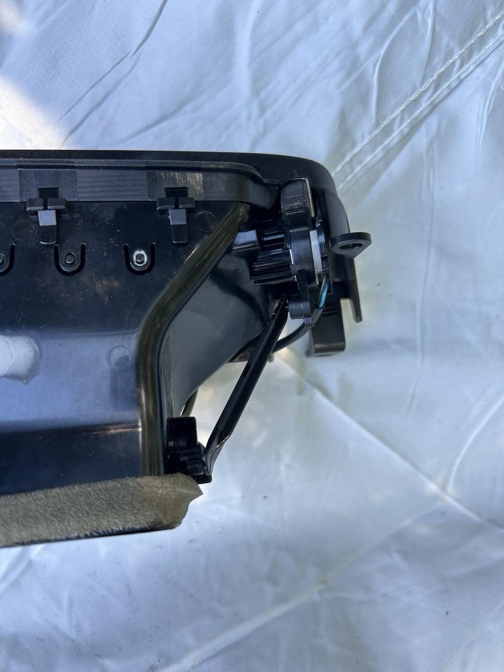 2014-2018 BMW X5 F15 2015-2019 BMW X6 F16 DASH CENTER AIR VENT GRILLE OEM