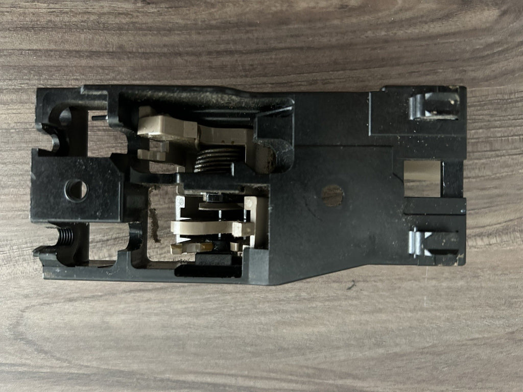 2000-2007 Toyota Tundra Interior Door Handle Front Left Driver 69274-ac010