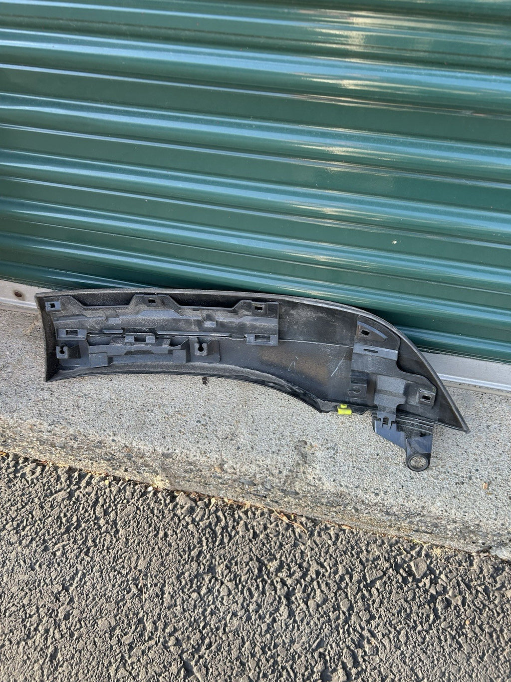 2004-2009 Lexus GX470 Right Passenger rear Fender Flare Moulding  Black 202