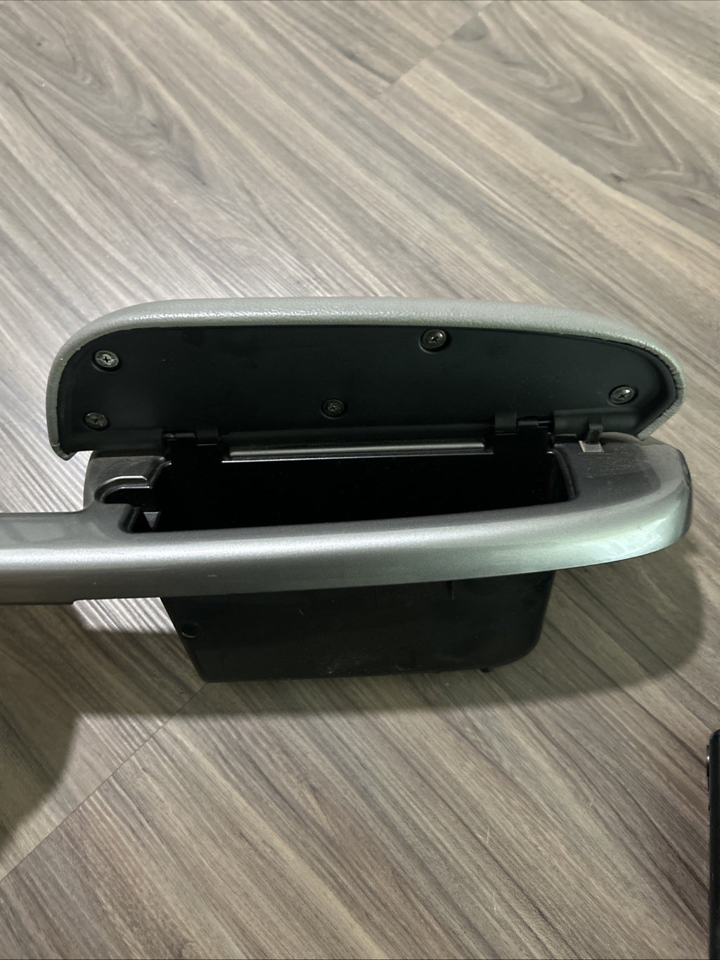 04-10  Toyota Sienna Driver Passenger Master Power Window Switch  Armrest Set