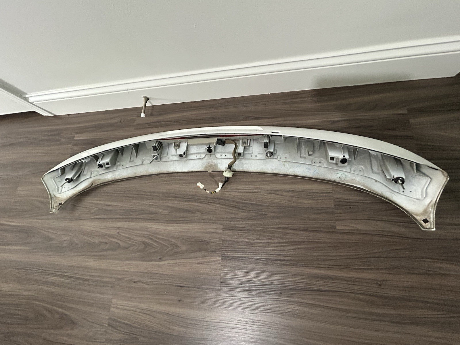 MAZDA CX-9 CX9 REAR LIFT GATE SPOILER THIRD BRAKE LIGHT  2007-2015 OEM White 34K