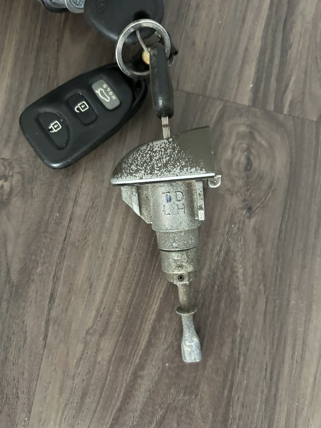 10-13 Kia Forte Sedan Ignition Switch Key, Door Lock Cylinder, Column Cover OEM