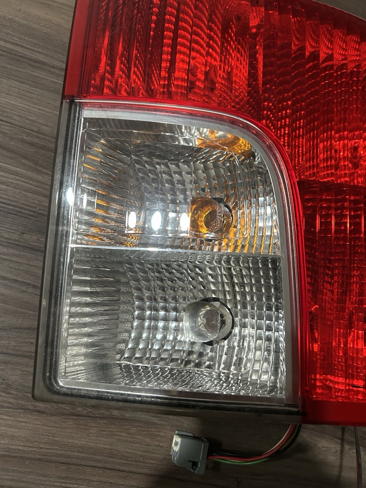 2007-2014 Volvo XC90 PASSENGER TAILLIGHT TAIL LIGHT LAMP RIGHT OEM XC 90 BULB