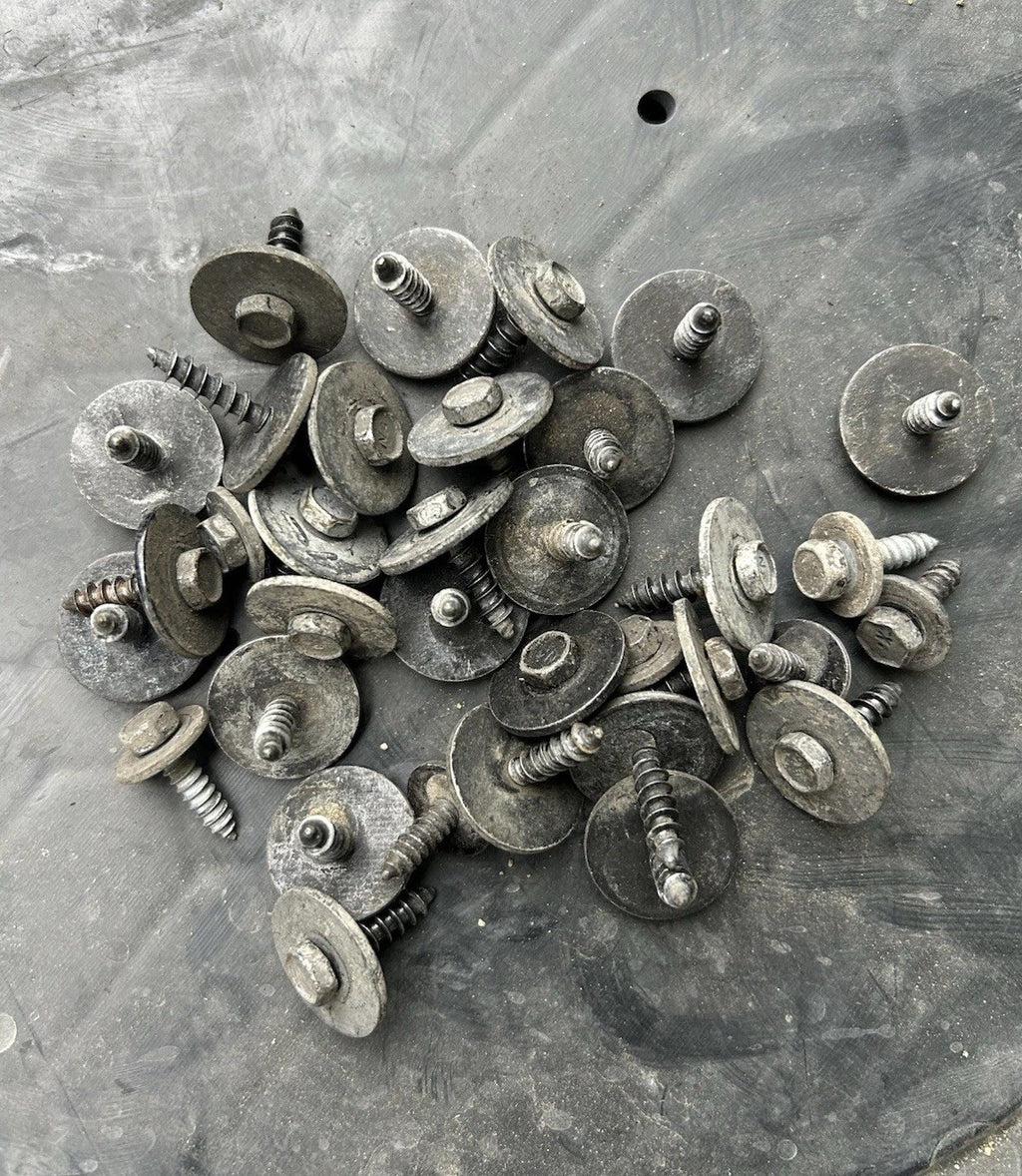 BMW X5 F15 2015 Fender Liner Screws OEM Set – 34 pcs Inner Arch Fasteners