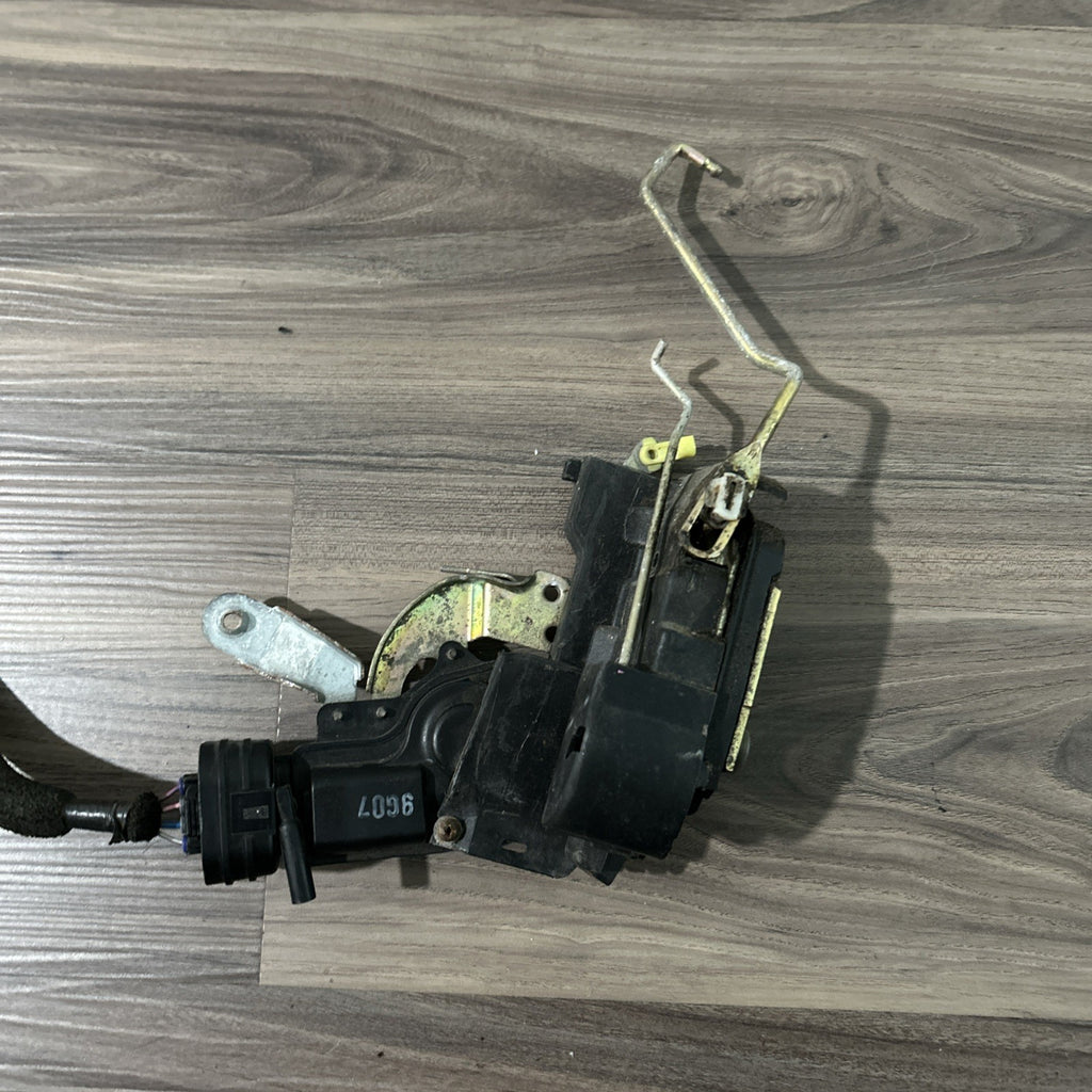 1996-1998 TOYOTA 4RUNNER DRIVER FRONT DOOR LATCH POWER ACTUATOR GENUINE OEM