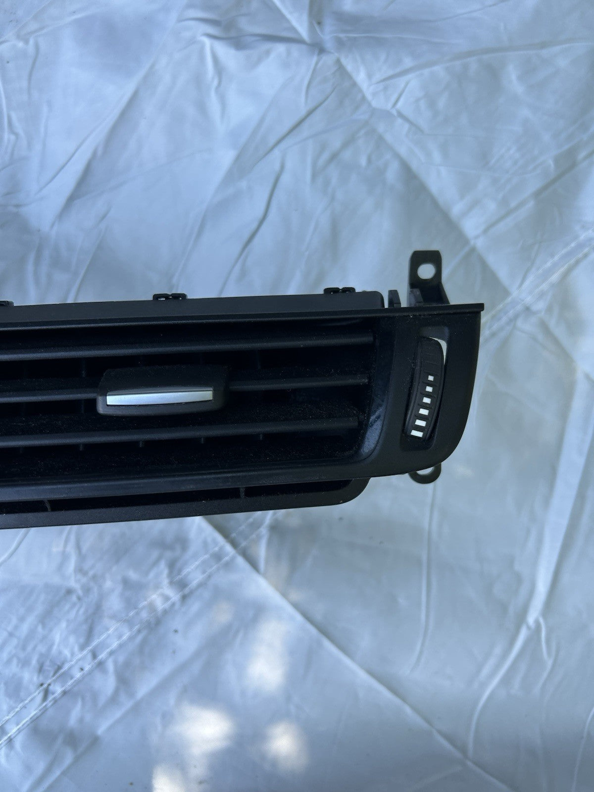 2014-2018 BMW X5 F15 2015-2019 BMW X6 F16 DASH CENTER AIR VENT GRILLE OEM