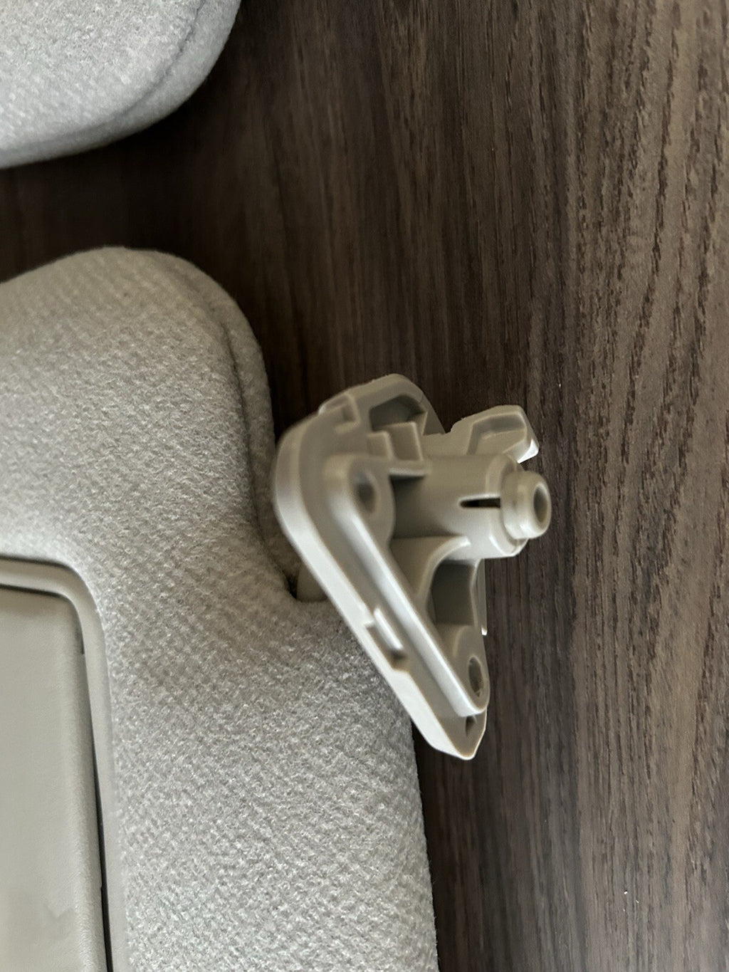 13-19 Nissan Sentra Sunvisors set OEM Gray Cloth Vanity Mirror pair sun visors