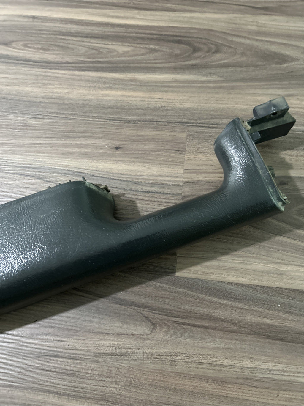 TAHOE SILVERADO ESCALADE YUKON SIERRA DRIVER LH DOOR ARMREST 1999-2002 *GRAPHITE