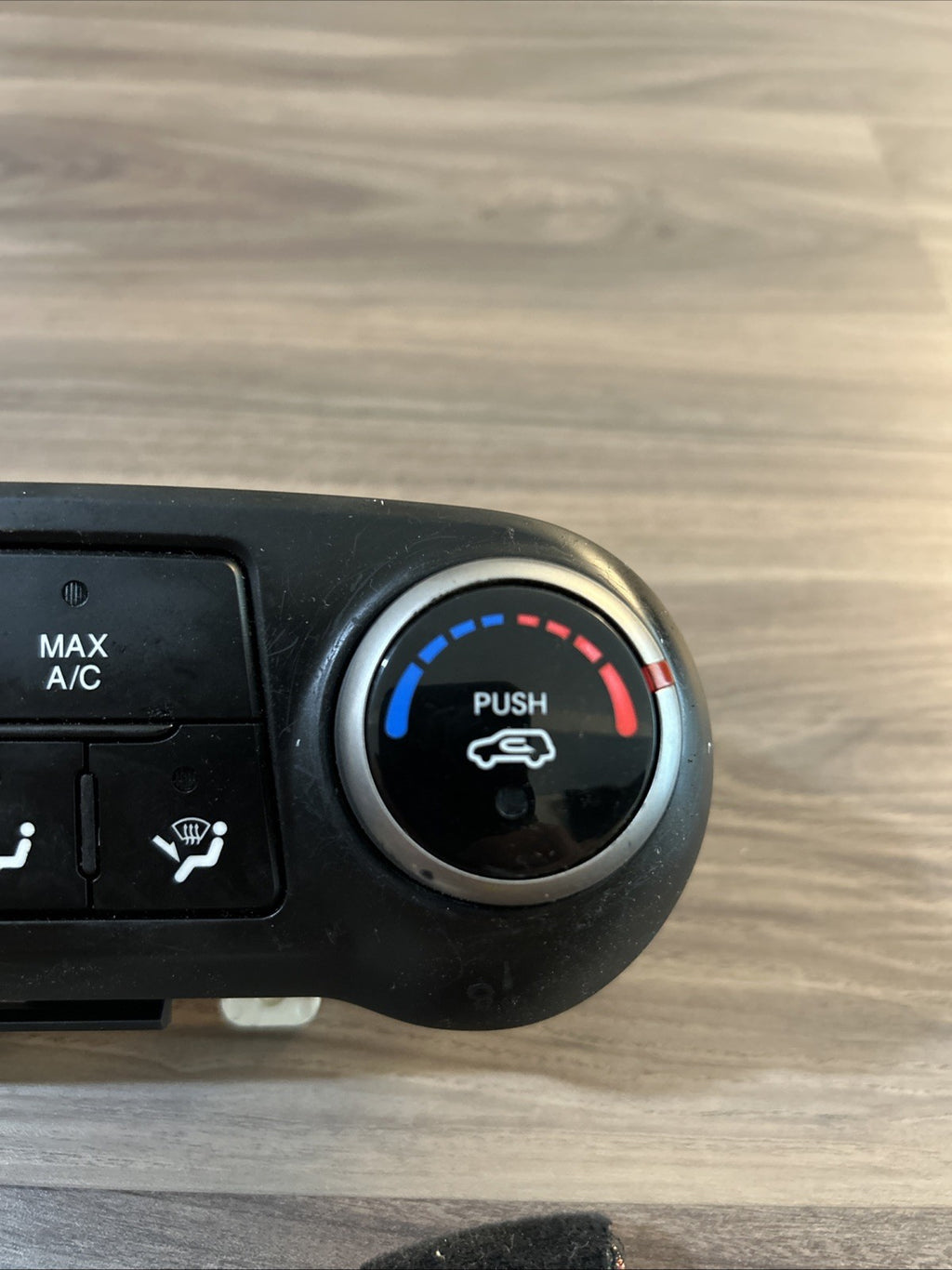 2014 2015 Hyundai Tucson A/C Heater Temperature Climate Control 97250-2S020