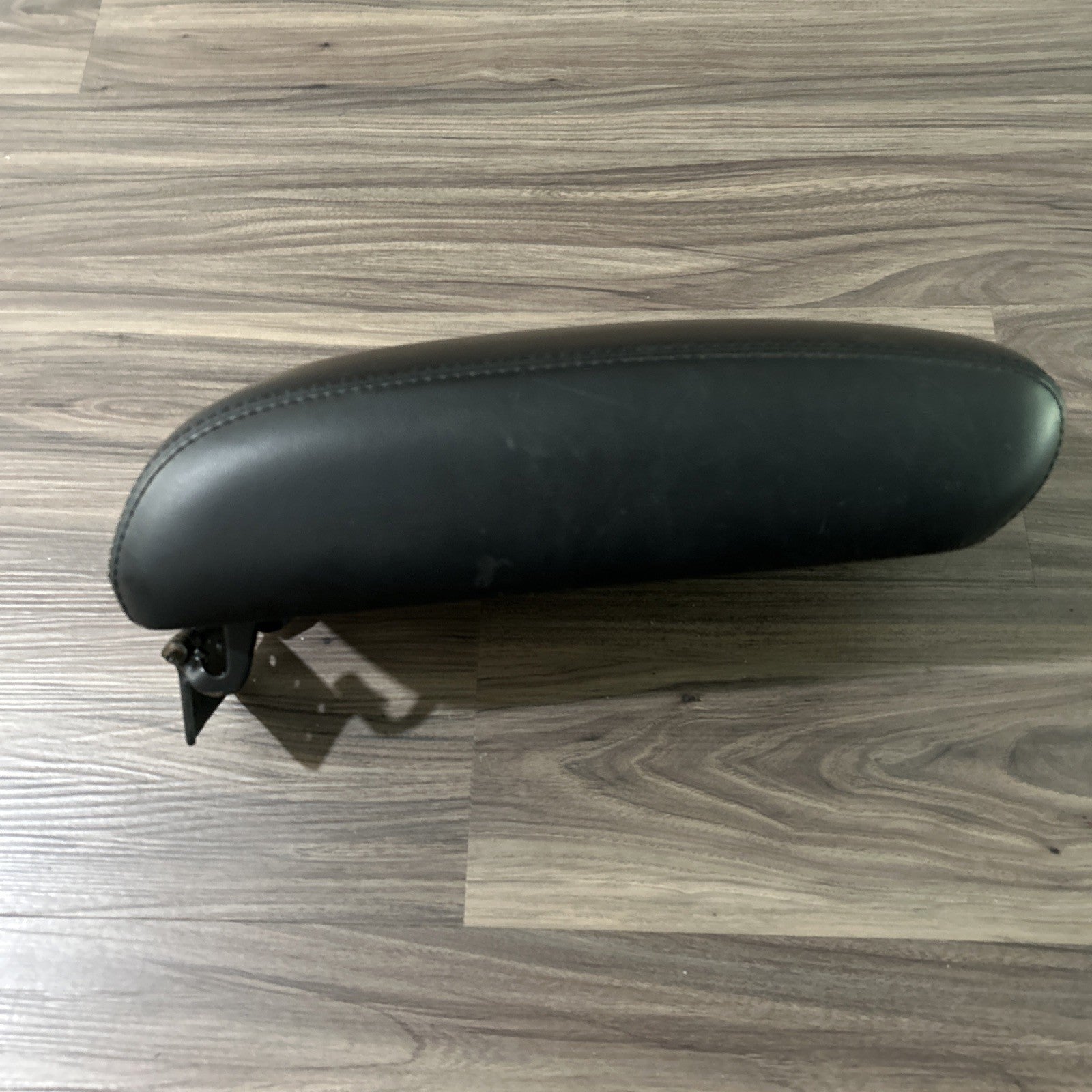 2011-2020 Jeep Grand Cherokee Center Console Lid LEATHER Arm Rest BLACK