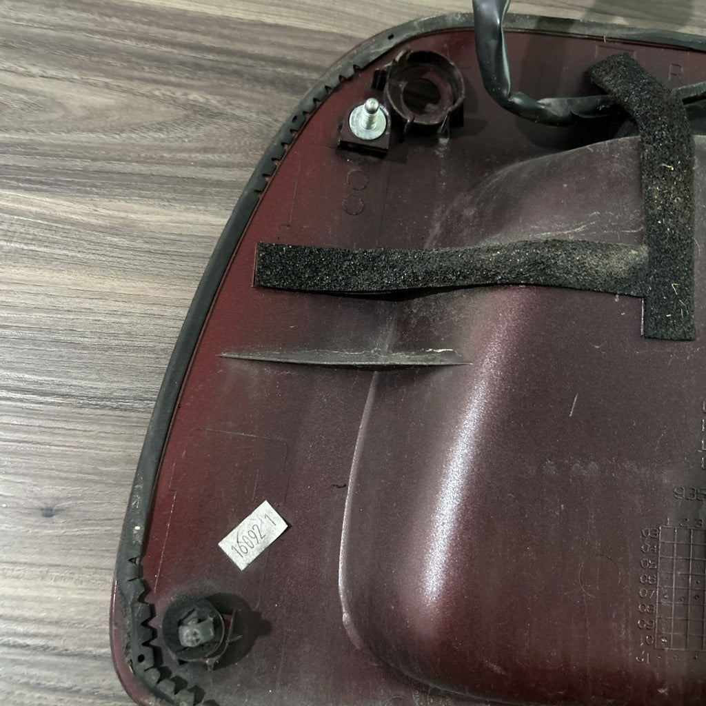 Toyota Sequoia 2001-2007 Rear lift Gate License palte holder latch garnish 3Q3