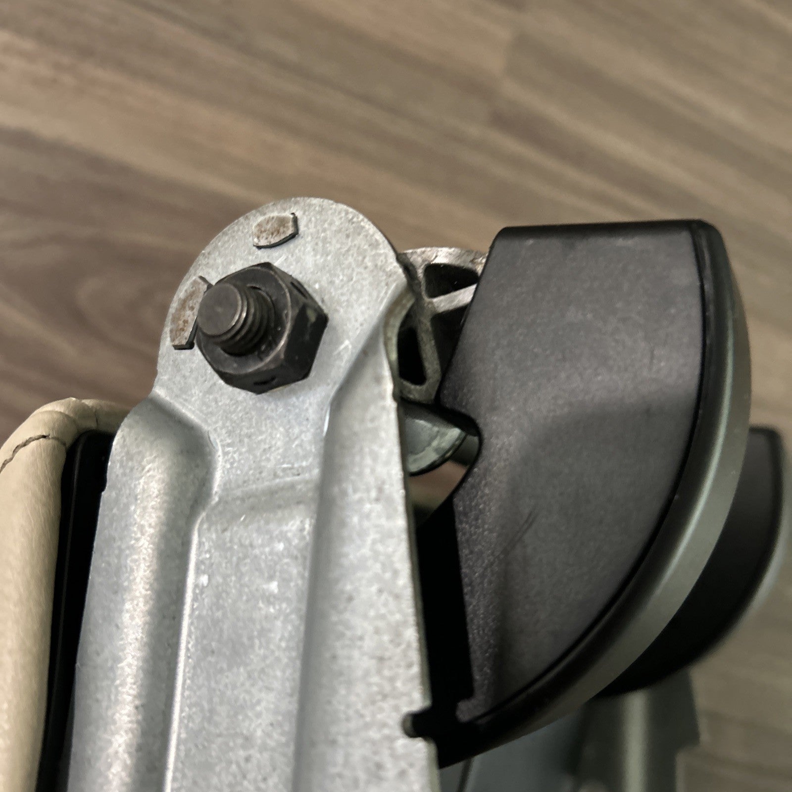 2011-2018 Volkswagen Touareg CENTER CONSOLE LID ARM REST DUAL MIDDLE OEM LEATHER