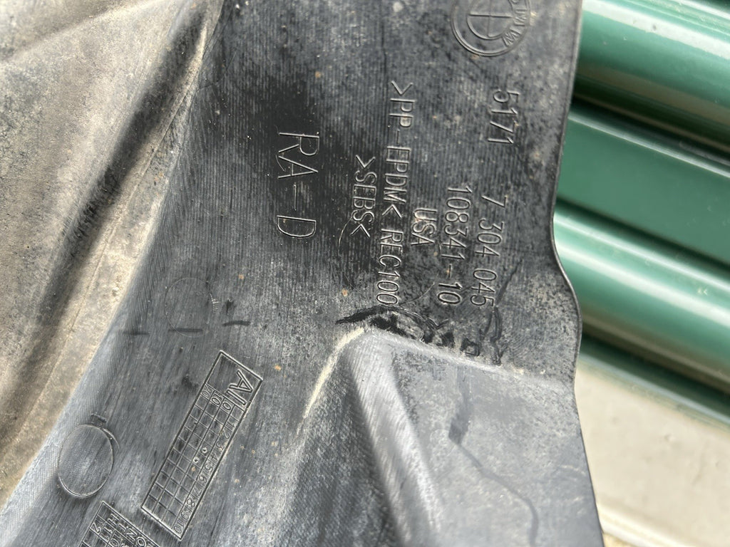 FRONT LEFT DRIVER FENDER LINER SPLASH SHIELD 7304045 BMW F15 X5 (2014-2018) OEM