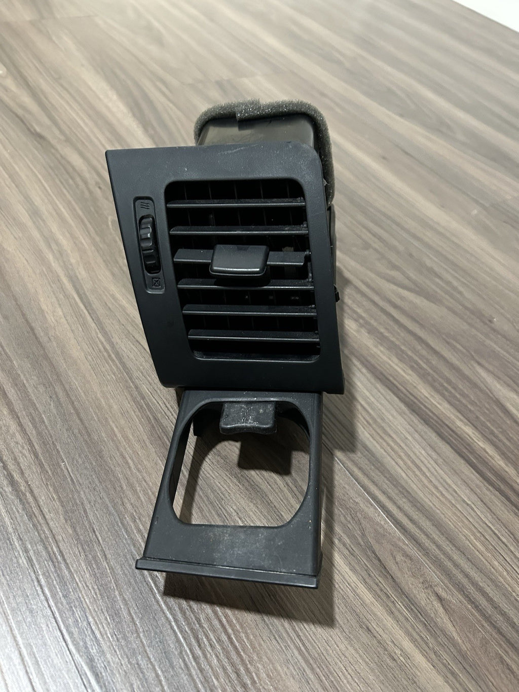 2004-2009 LEXUS RX330 RX350 Driver Side Cup Holder Left Dash Air Vent Black USED