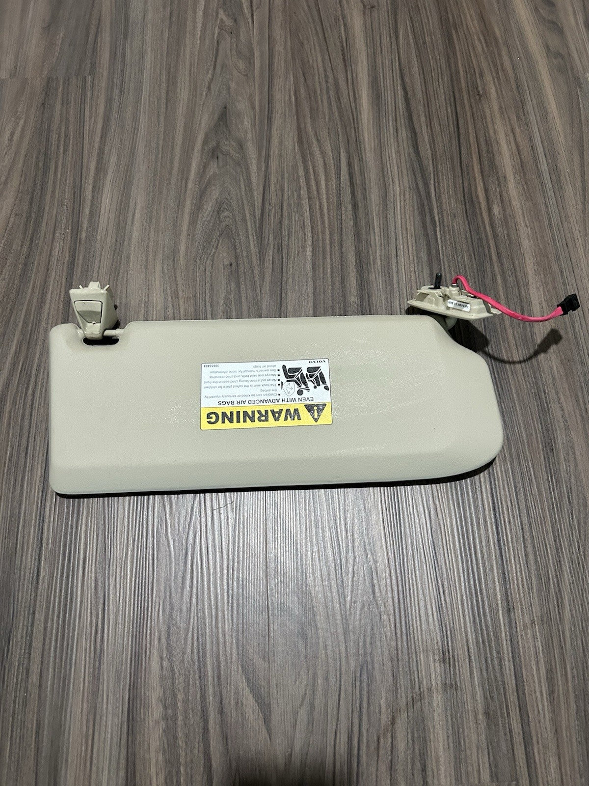 2010 2011 2012 VOLVO XC60 SUN VISOR DRIVER LEFT SIDE TAN 30653404 OEM 11-13