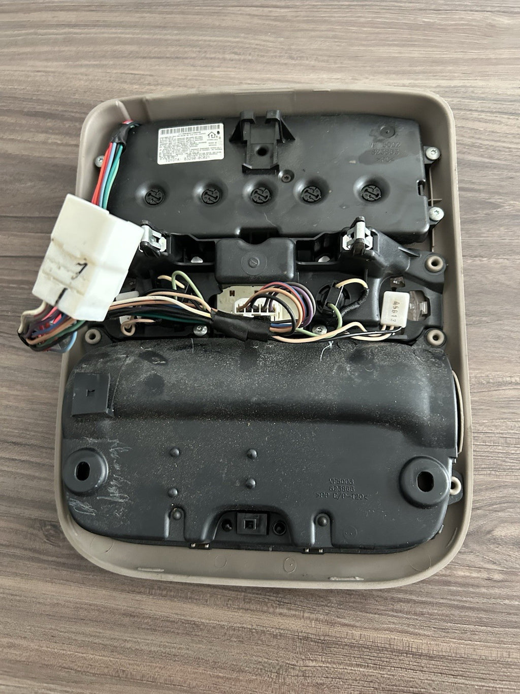 2001  - 2007 Toyota Sequoia Overhead Console Dome Light  Original OEM