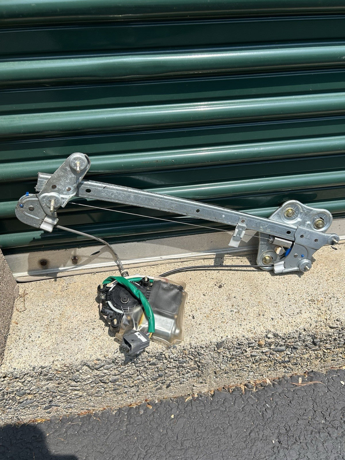 1999-2001 LEXUS ES300  LF WINDOW REGULATOR MOTOR  drivers side/front