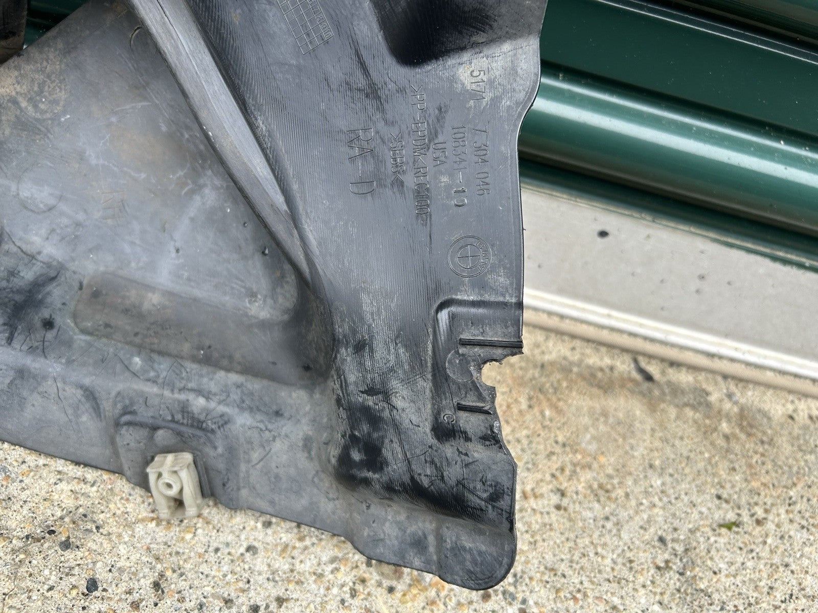 FRONT Right PASSEN FENDER LINER SPLASH SHIELD 7304046 BMW F15 X5 (2014-2018) OEM