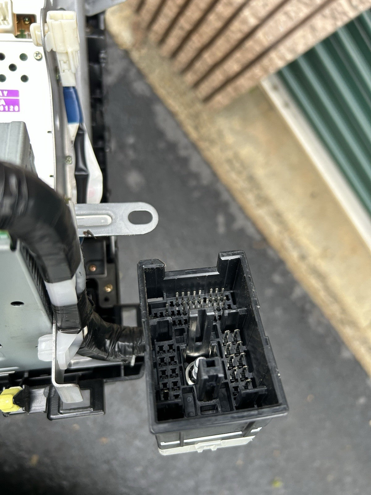 Lexus GX470 03-05 Navigation Display screen with radio Reciever 86111-60120 oem