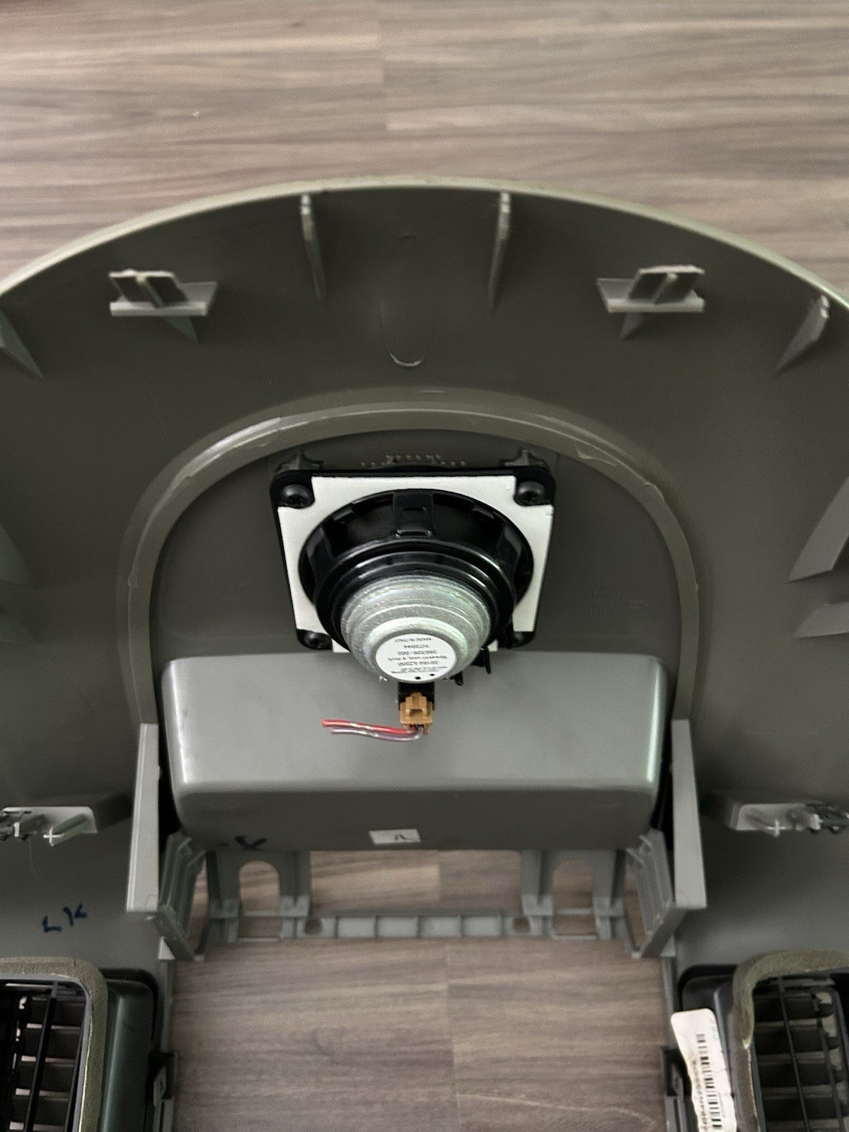 04-07 Nissan Titan Armada Center Dash Radio AC Climate Surround Bezel Trim Taupe