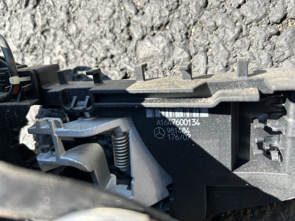 06-12 Mercedes X164 GL450 4MATIC Front Left Driver Side Door Lock Latch Actuator